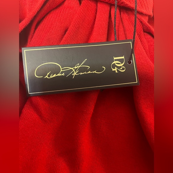 DG2 NWT Red Sweater w/ Matching Buttons On Sleeves and Hip!! - Picture 8 of 8